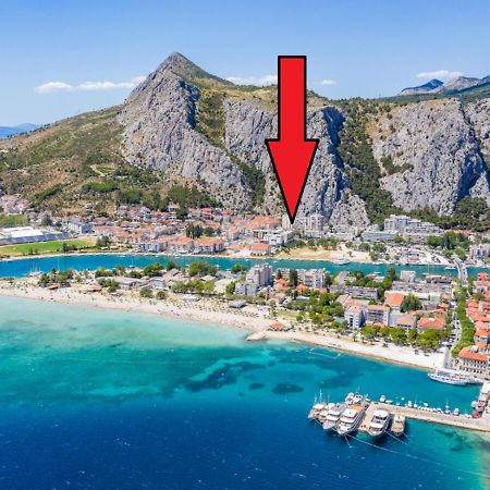 City Gem Omis Bagian luar foto