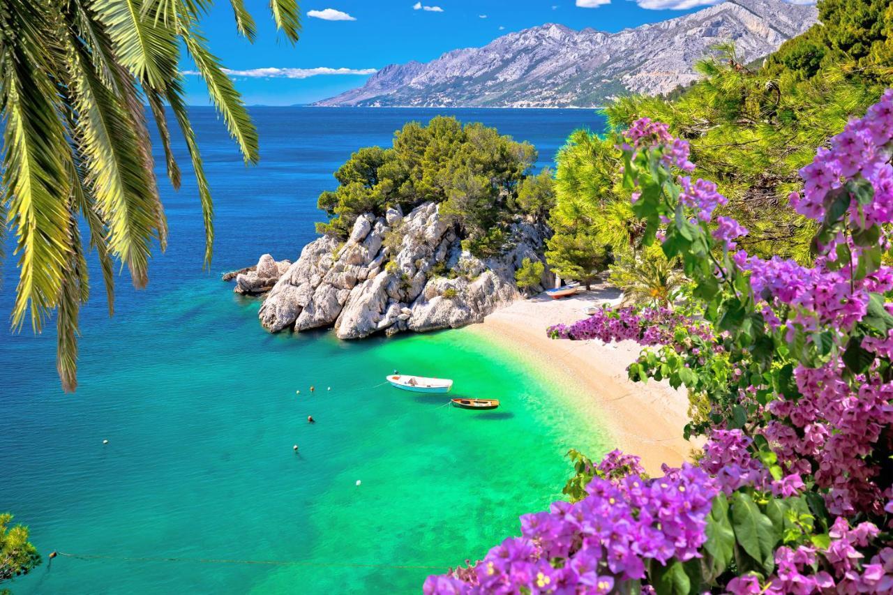 City Gem Omis Bagian luar foto