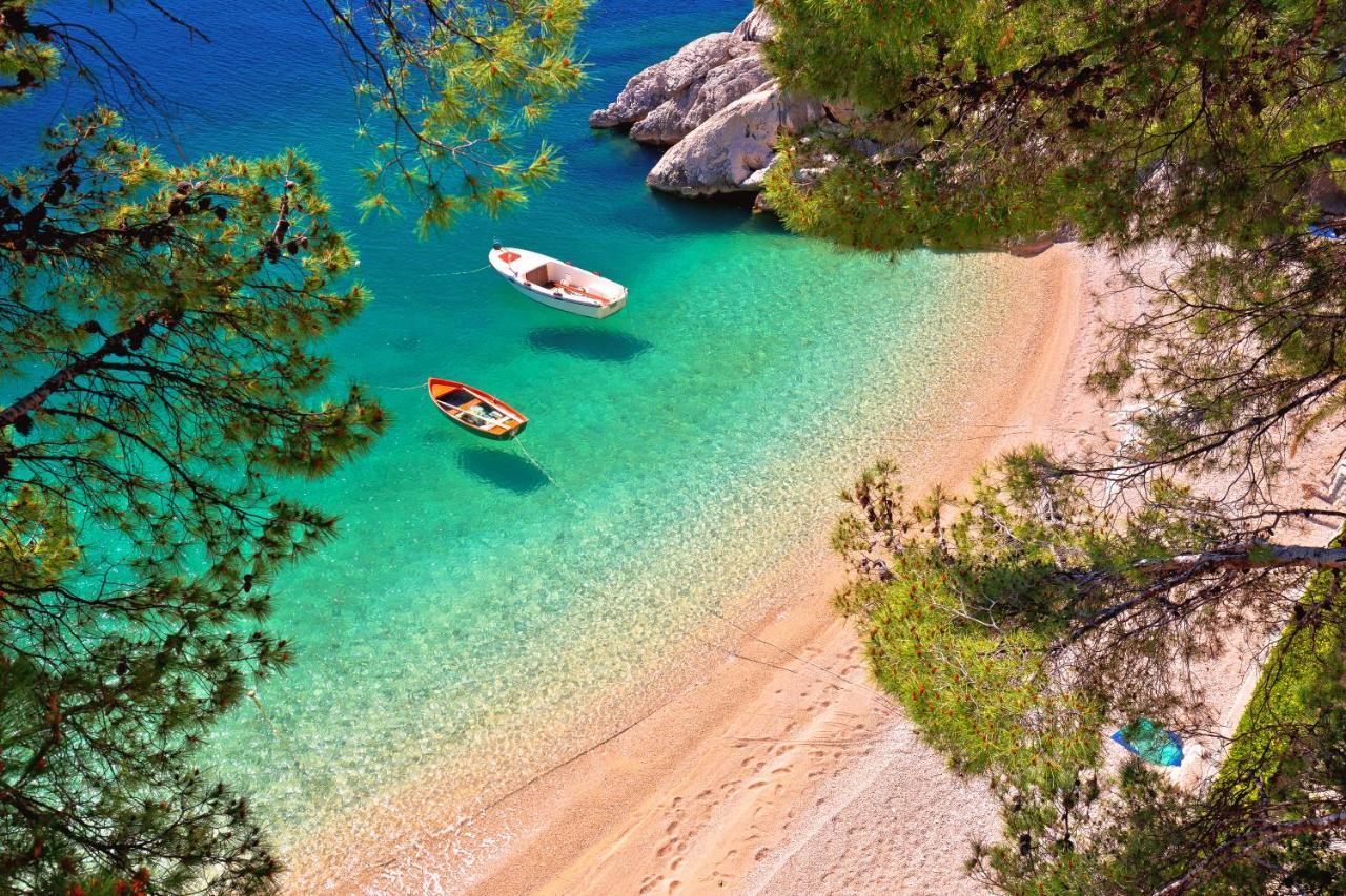 City Gem Omis Bagian luar foto